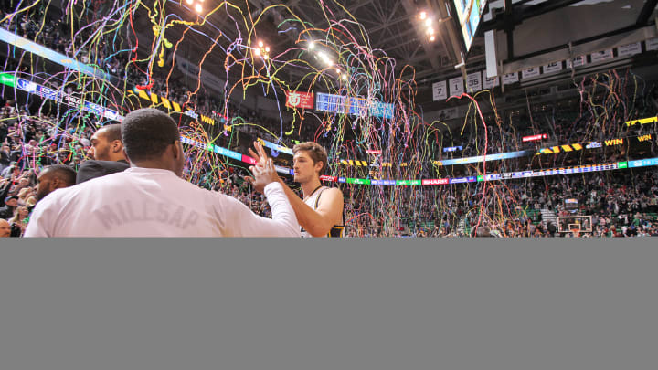 Hood scores 32 as Jazz beat Grizzlies 92-87 in OT