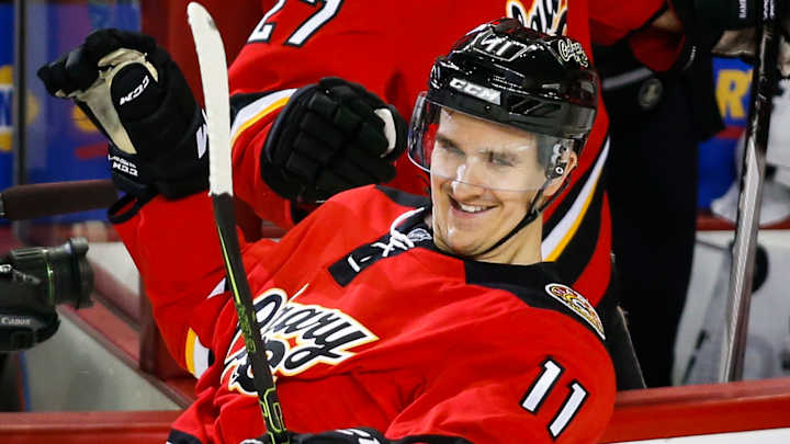 Mikael Backlund has first hat trick, Flames beat Canucks 7-3