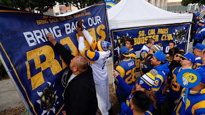 LA Rams fans rally at Coliseum to demand team's return