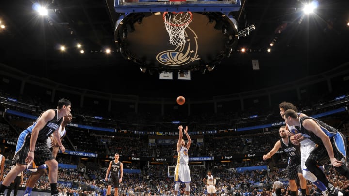 Curry sets record of 128 consecutive games with a 3-pointer Curry sets record of 128 consecutive games with a 3-pointer