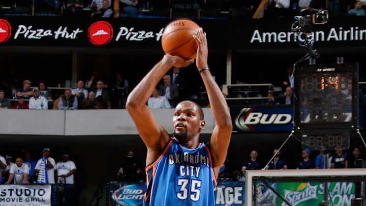 Durant, Westbrook lead Thunder over Mavs 116-103 for sweep