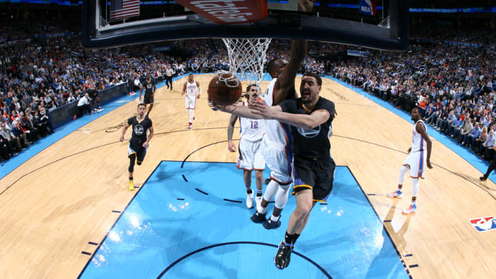 Watch: Warriors force overtime with wild finish to regulation