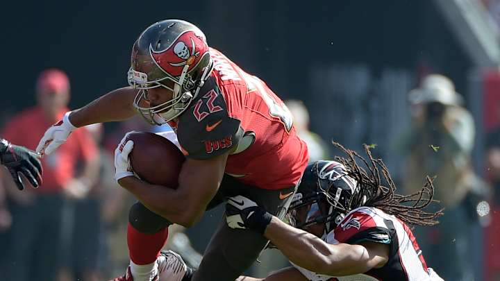 Bucs re-sign All-Pro running back Doug Martin