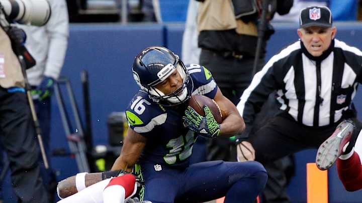 Seattle WR Tyler Lockett has surgery for broken leg