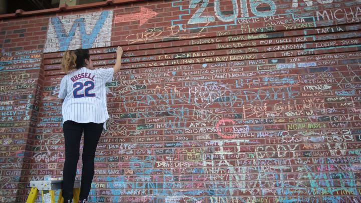Fan messages will be removed from wall outside Wrigley Field