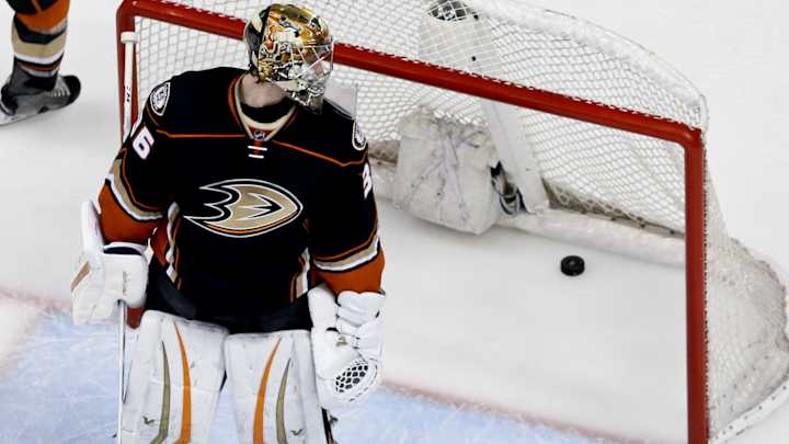 Ducks switch goalies to Andersen for Game 3 vs. Predators