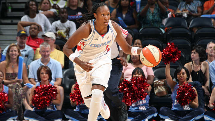Ex-WNBA star Chamique Holdsclaw opens up about mental illness