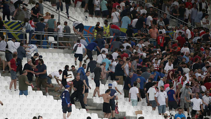 Fan violence earns Russia suspended Euro 2016 disqualification
