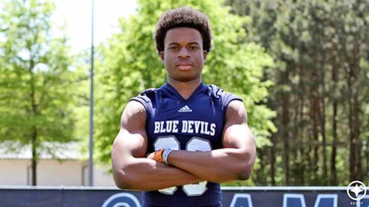 Four-star DE Robert Beal commits to Georgia