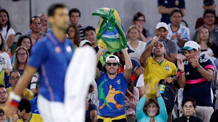Booing and bellowing, a different kind of tennis fan in Rio