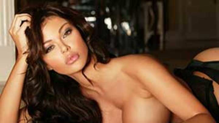 Friday's P.M. Hot Clicks: Vivian Kindle;  Getting Ready for the Belmont