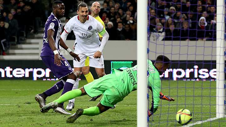 Ibrahimovic scores winning header as PSG wins at Toulouse in Ligue 1