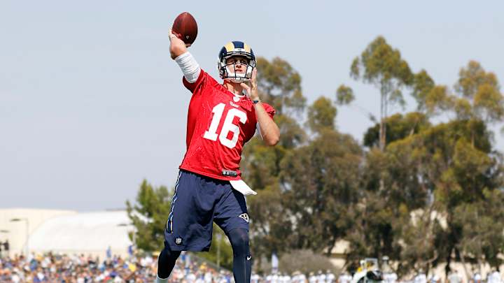 Big crowd greets Rams for 1st camp practice in LA return