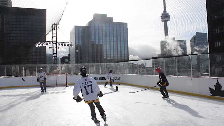 Rooftop rink in Toronto takes hockey to new heights Rooftop rink in Toronto takes hockey to new heights