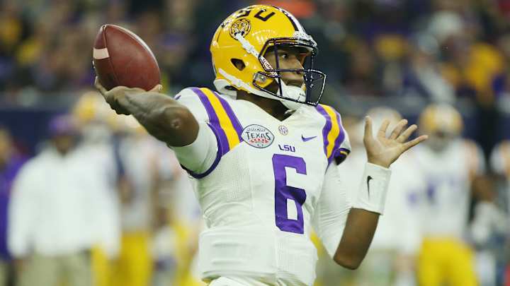 LSU football team visits Louisiana flooding victims