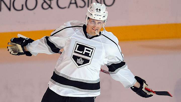 Watch: Kings’ Lecavalier has spinning no-look assist