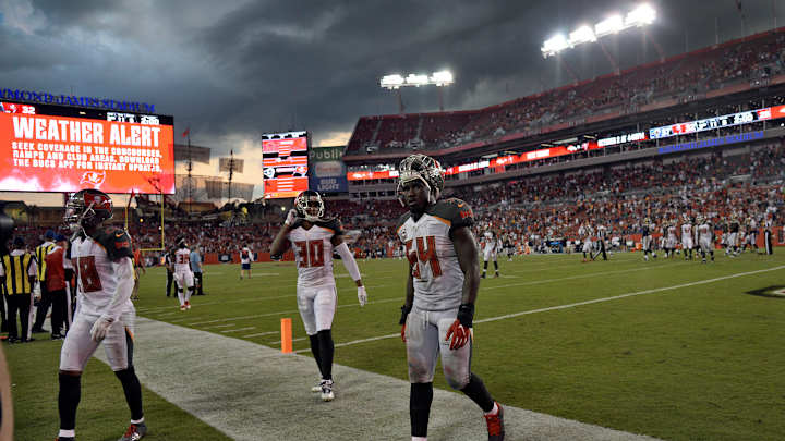 Rams beat Bucs, off to fastest start since 2006