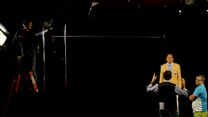 Hall of Fame locker room: a holographic experience Hall of Fame locker room: a holographic experience