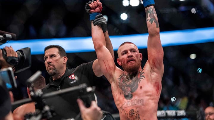 Conor McGregor wants Eddie Alvarez to beg him for fight
