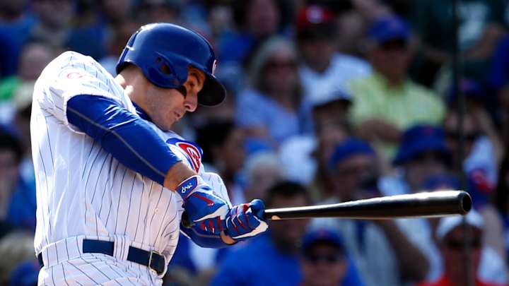 Cubs' Anthony Rizzo removed from lineup with back tightness