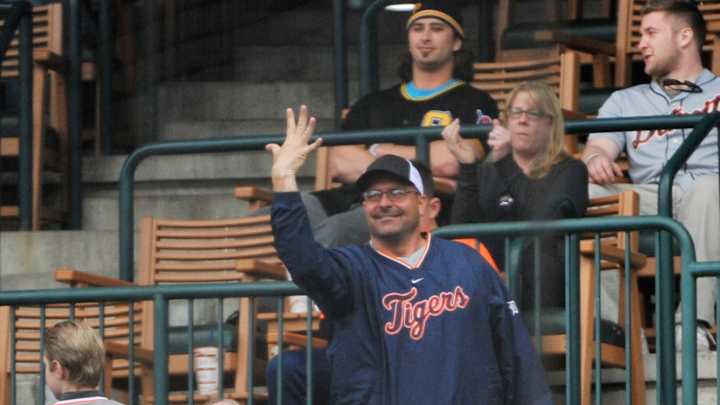Detroit Tigers fan catches 5 foul balls in 8 innings