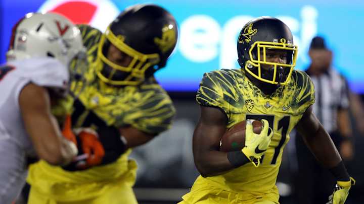 Justin Herbert provides hope for the Ducks vs Arizona State Justin Herbert provides hope for the Ducks vs Arizona State