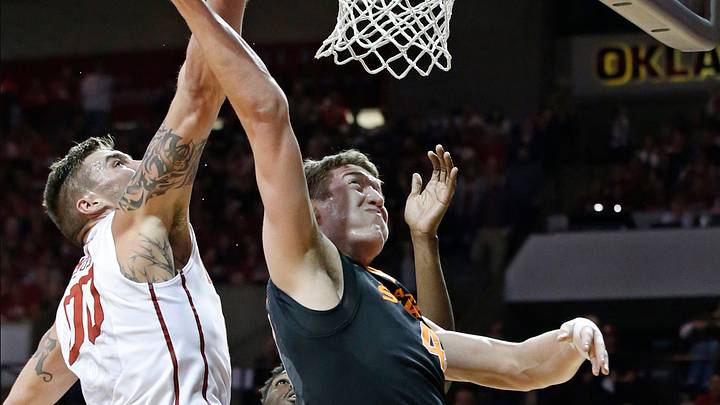 Spangler's 26 lead No. 3 Oklahoma past Oklahoma St. 71-49 Spangler's 26 lead No. 3 Oklahoma past Oklahoma St. 71-49
