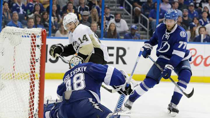 Crosby, Kessel help Penguins beat Lightning 4-2 in Game 3