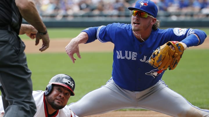 Sale pitches White Sox past Blue Jays 5-2