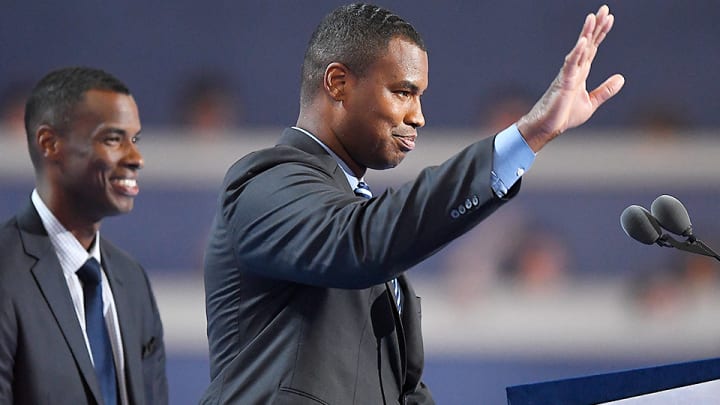 Jason Collins: I came out to the Clintons before SI cover Jason Collins: I came out to the Clintons before SI cover