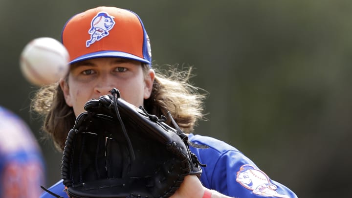 Mets renew All-Star Jacob deGrom's contract for $607,000 Mets renew All-Star Jacob deGrom's contract for $607,000