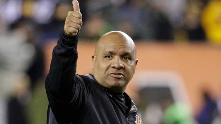 AP source: Bengals' Hue Jackson interviews for 49ers coach