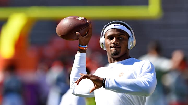 Clemson QB Watson heads to locker room after hit