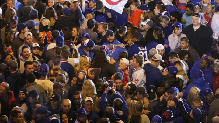 Cubs open as heavy favorite to beat Indians in World Series