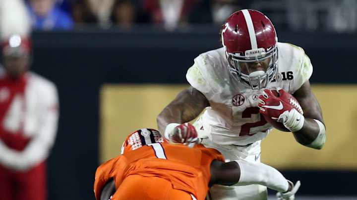 Derrick Henry becomes 17th player to win Heisman and national title