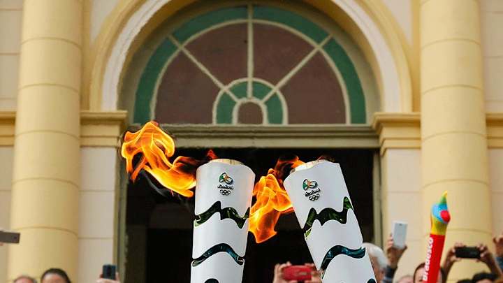 Man really wants selfie after crash during Olympic torch relay