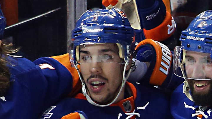 Islanders' Travis Hamonic rescinds trade request Islanders' Travis Hamonic rescinds trade request