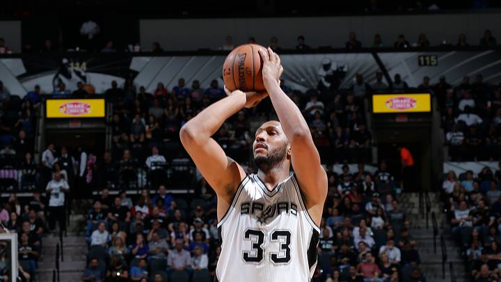 Spurs clinch postseason berth with 29th straight home win Spurs clinch postseason berth with 29th straight home win