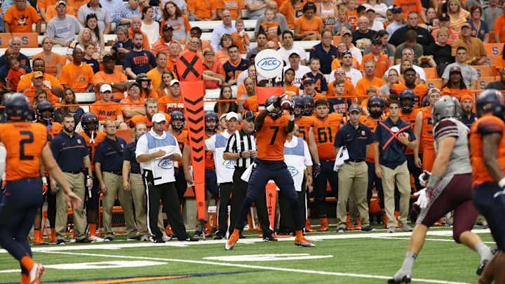 Keep Up! How the Syracuse chain gang remains apace with one of college football's fastest offenses Keep Up! How the Syracuse chain gang remains apace with one of college football's fastest offenses