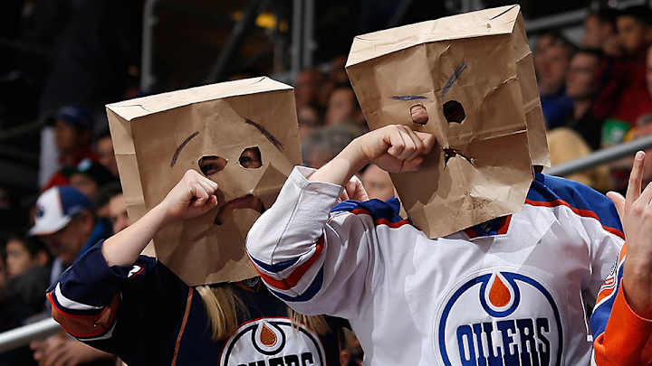 Canadian man cites ‘equality’ in quest to wear Oilers hat on driver’s license