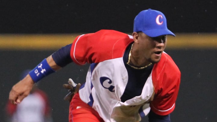 Astros sign Cuban free agent Yulieski Gurriel to 5-year deal