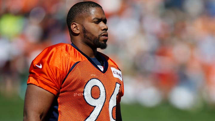 Broncos DE Vance Walker out for season with torn ACL