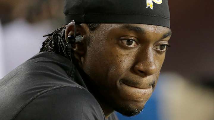 AP sources: Free-agent QB Robert Griffin III visiting Jets