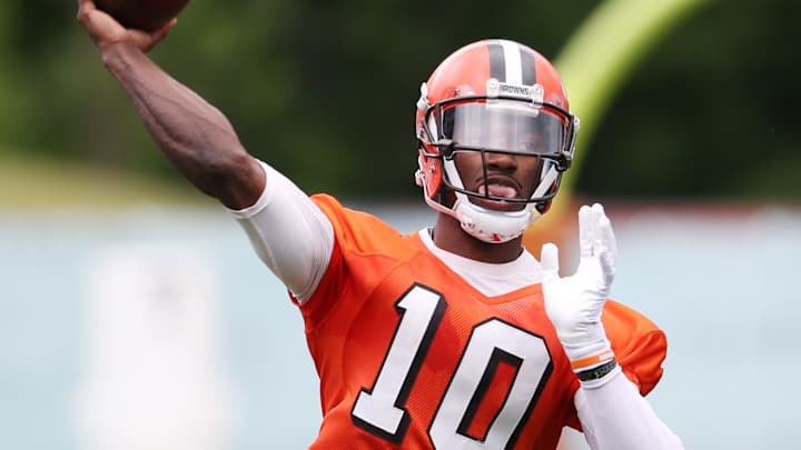 Browns to name starting quarterback before first exhibition