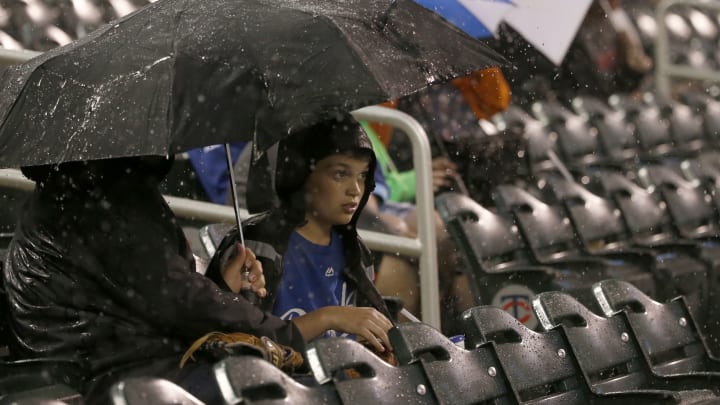 Perez has 5 hits as Royals beat Twins 10-4