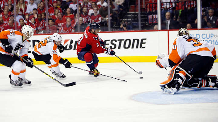 Neuvirth magnificent against Capitals as Flyers force Game 6