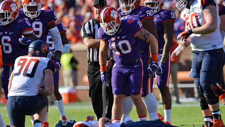 Syracuse QB Eric Dungey still being tested