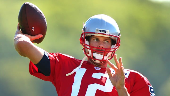Report: Patriots QB Tom Brady misses preseason game after cutting thumb