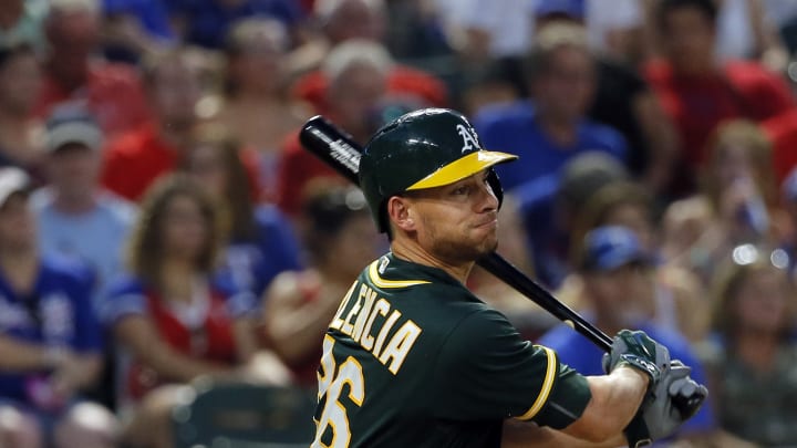 Mariners acquire infielder Danny Valencia from Oakland