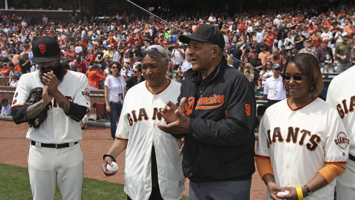 Pence's grand slam highlights Giants' 12-6 win over Dodgers